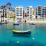 Superlative Penthouse With Valletta And Harbour Views *