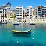 Superlative Penthouse With Valletta And Harbour Views Lägenhet Sliema