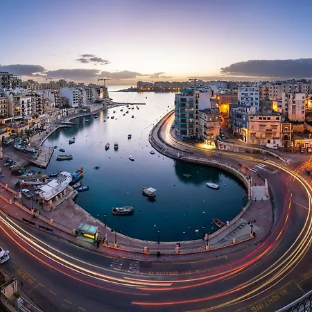 Lägenhet Superlative Penthouse With Valletta And Harbour Views *