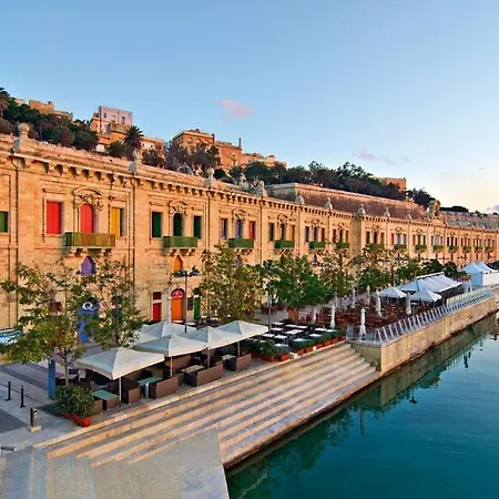 Superlative Penthouse With Valletta And Harbour Views Lägenhet Sliema