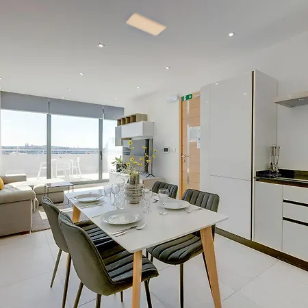 Superlative Penthouse With Valletta And Harbour Views דירה סליאמה