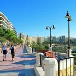 Superlative Penthouse With Valletta And Harbour Views דירה סליאמה