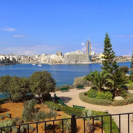Superlative Penthouse With Valletta And Harbour Views * Sliema