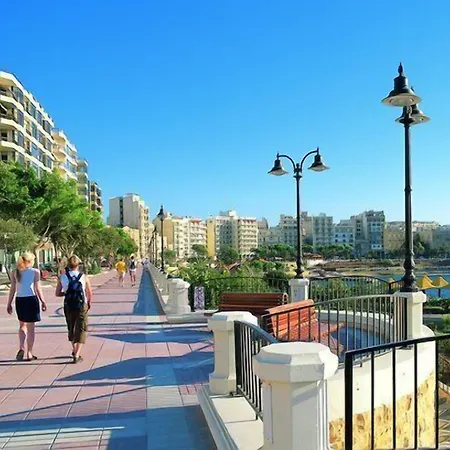 Superlative Penthouse With Valletta And Harbour Views Διαμέρισμα Σλιέμα