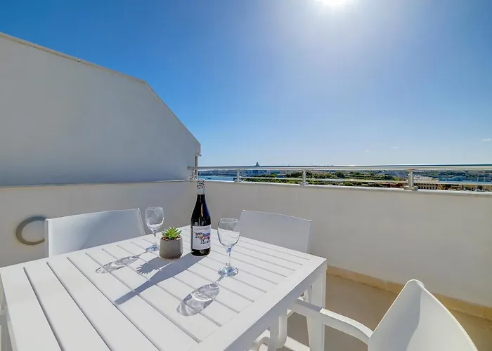 Superlative Penthouse With Valletta And Harbour Views スリーマ