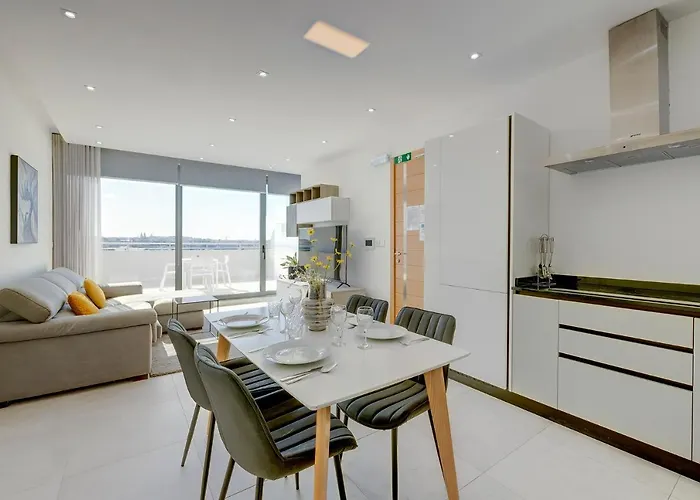 Superlative Penthouse With Valletta And Harbour Views アパート *