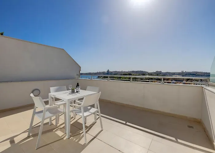 Superlative Penthouse With Valletta And Harbour Views Sliema