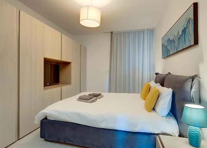 Superlative Penthouse With Valletta And Harbour Views アパート