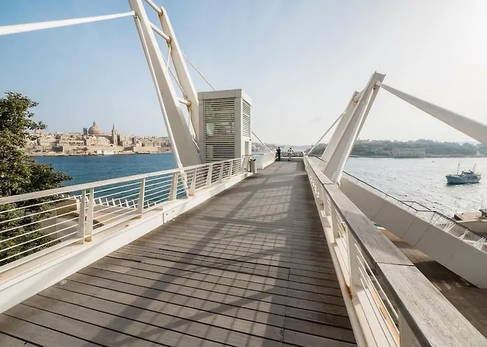 Superlative Penthouse With Valletta And Harbour Views