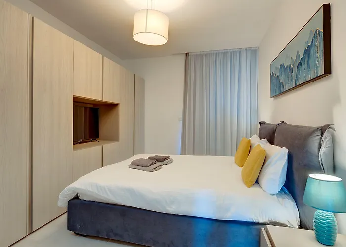 Superlative Penthouse With Valletta And Harbour Views *